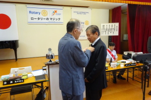 副会長バッジ交換